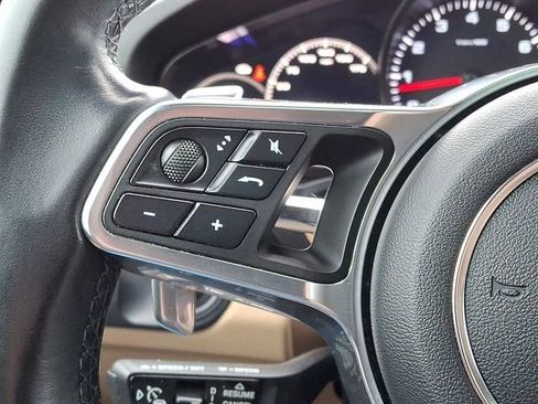 Used 2019 Porsche Cayenne image 25