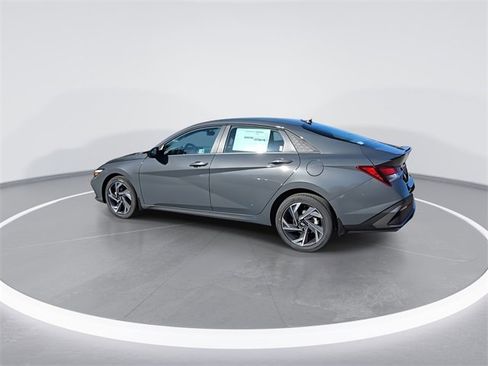 New 2025 Hyundai Elantra Sport image 6