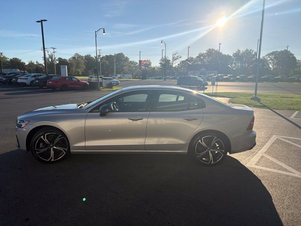 Certified 2024 Volvo S60 B5 Plus w/ Climate Package AWD/4WD image 7