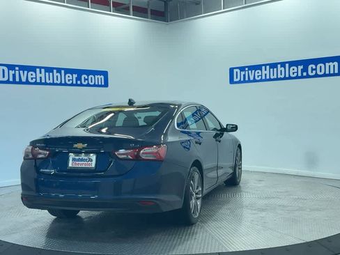 Used 2021 Chevrolet Malibu LT FWD image 2