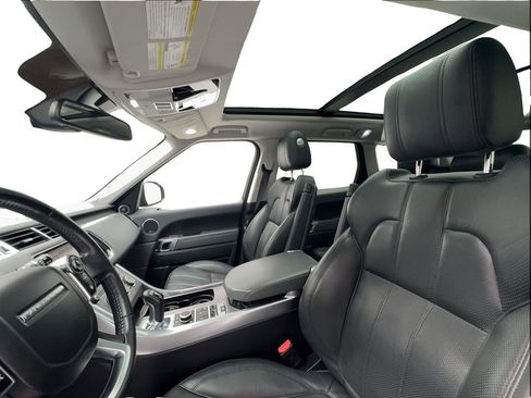 Used 2014 Land Rover Range Rover Sport HSE image 19