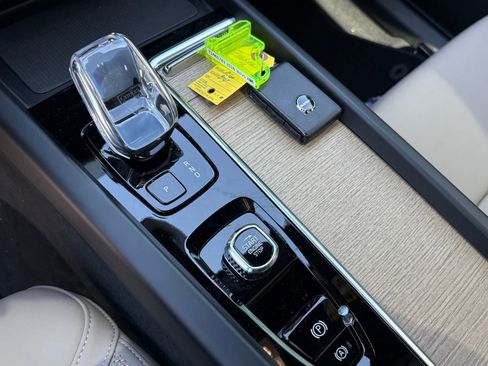 New 2026 Volvo XC60 B5 Core w/ Protection Package Premier image 15