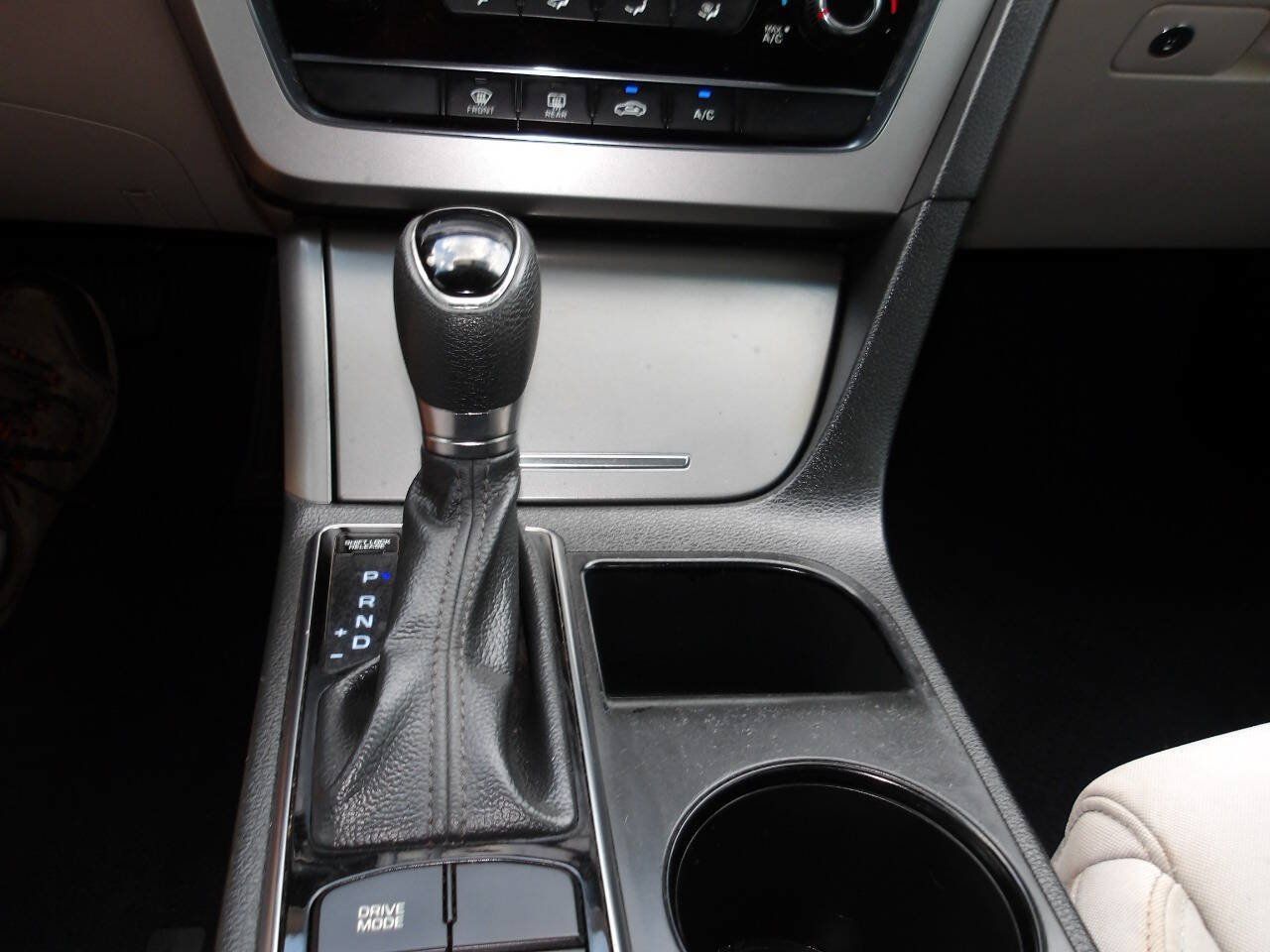 Used 2015 Hyundai Sonata SE w/ Option Group 02 FWD image 15