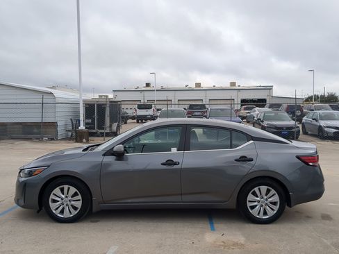 Used 2024 Nissan Sentra S image 7