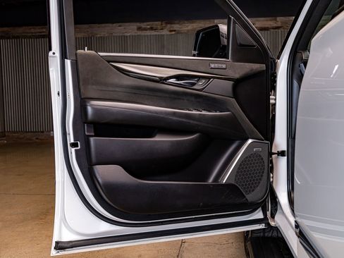 Used 2019 Cadillac Escalade Platinum image 25