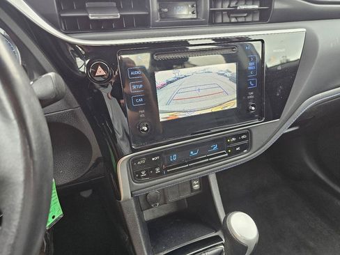 Used 2017 Toyota Corolla SE FWD image 16