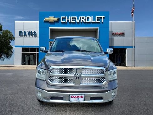 Used 2018 RAM 1500 Laramie AWD/4WD image 8