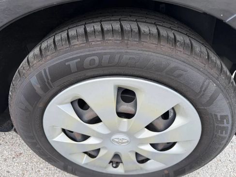 Used 2012 Toyota Prius C One FWD image 8