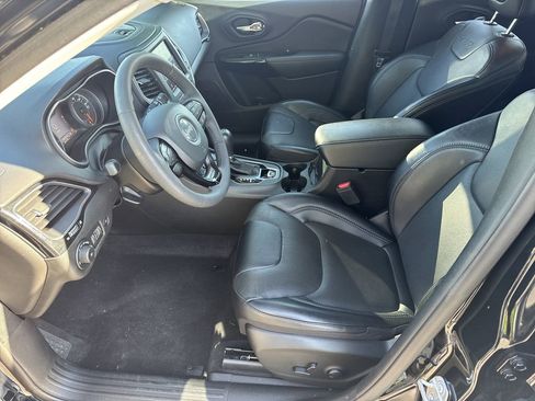 Used 2023 Jeep Cherokee Altitude Lux AWD/4WD image 10