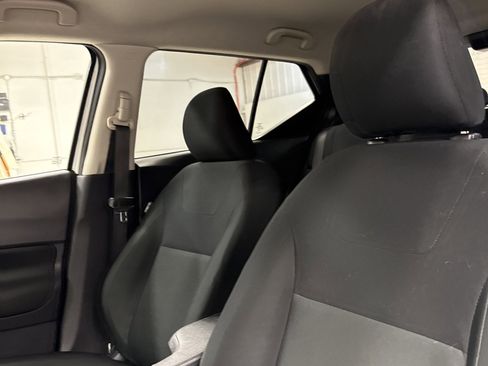 Used 2024 Nissan Kicks S image 5