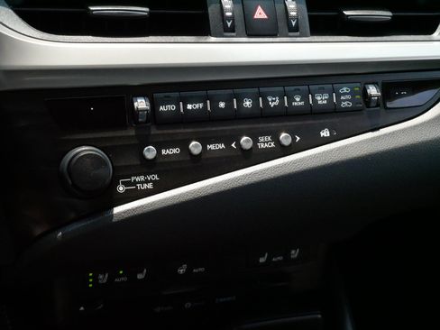 Used 2020 Lexus ES 350 w/ Premium Package FWD image 23