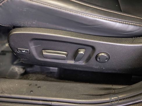 Used 2019 Toyota Highlander XLE image 24