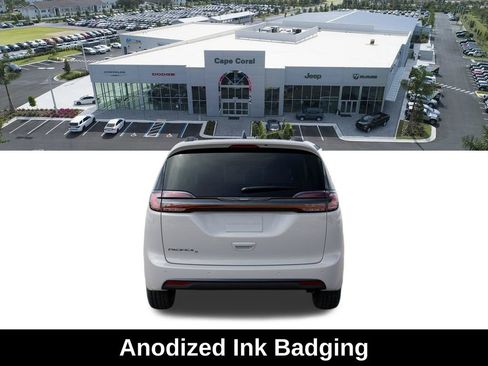 New 2026 Chrysler Pacifica Select FWD image 7
