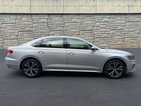Used 2020 Volkswagen Passat 2.0T SEL FWD image 5