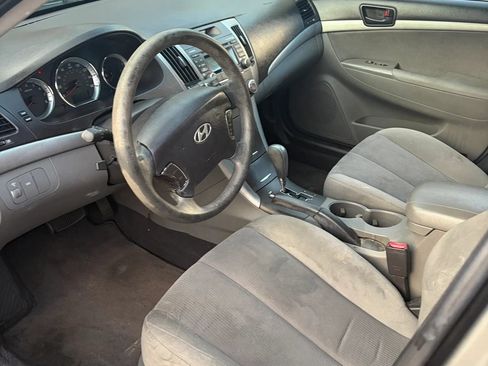 Used 2010 Hyundai Sonata GLS FWD image 4
