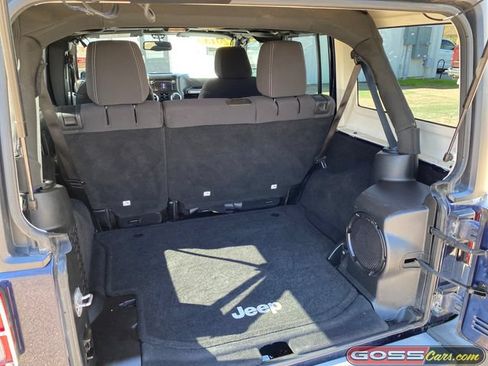 Used 2013 Jeep Wrangler Unlimited Sahara w/ Connectivity Group AWD/4WD image 8