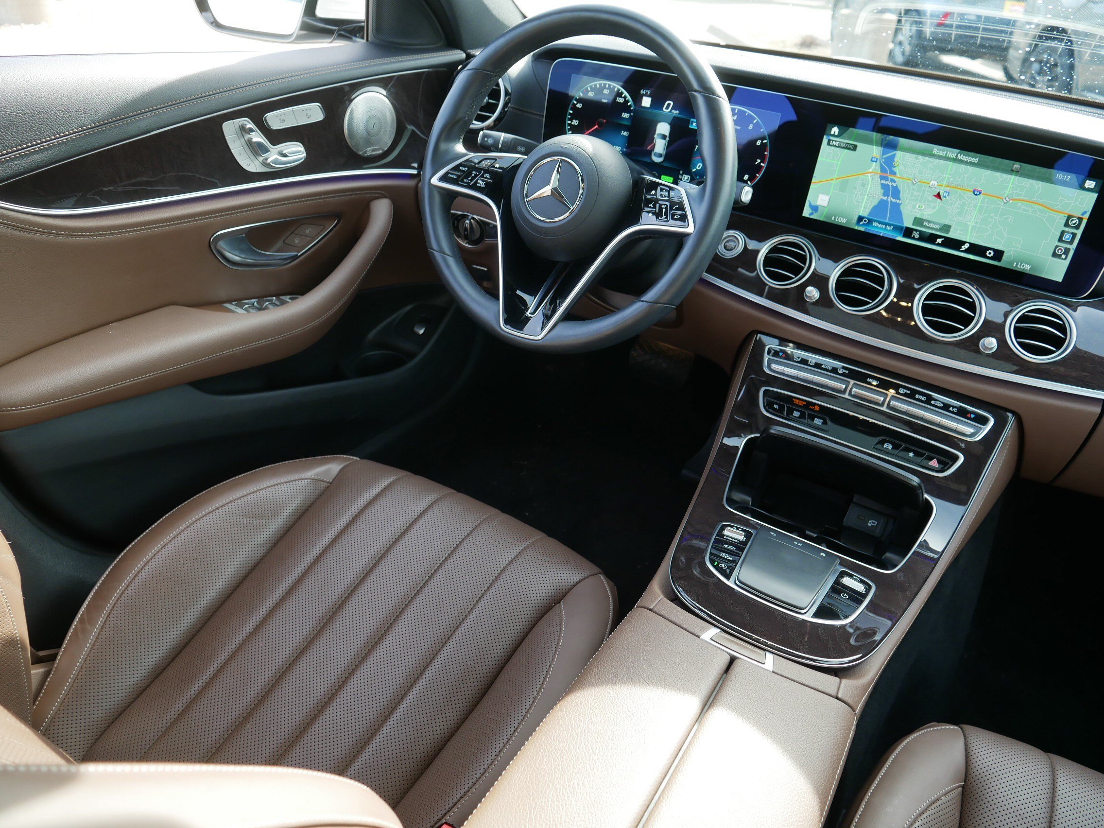 Used 2022 Mercedes-Benz E 450 4MATIC Sedan image 9
