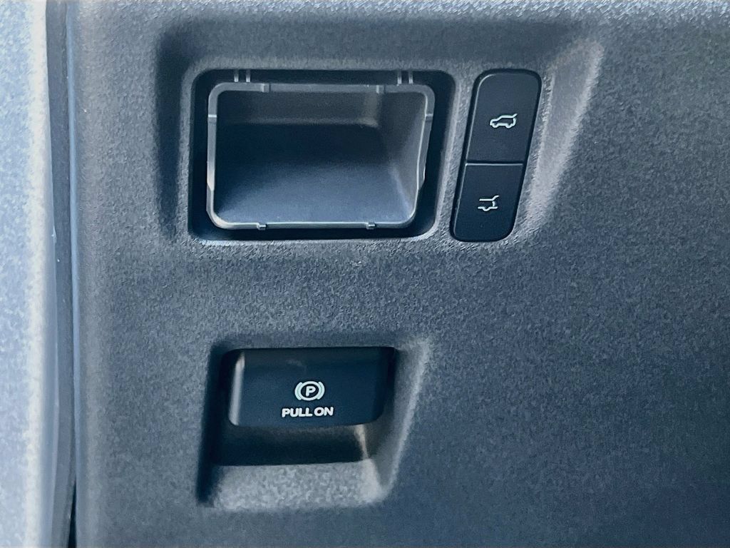 Used 2026 Ford Expedition Active RWD image 10