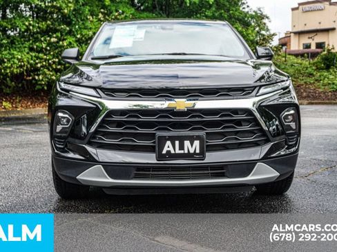 Used 2025 Chevrolet Blazer LT FWD image 9