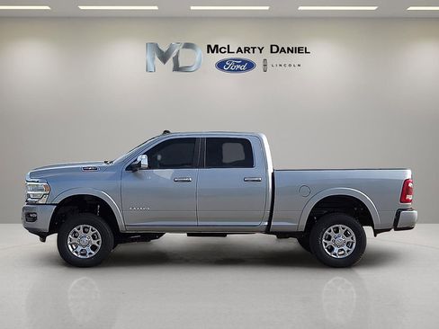 Used 2022 RAM 2500 Laramie w/ Body Color Bumper Group AWD/4WD image 3