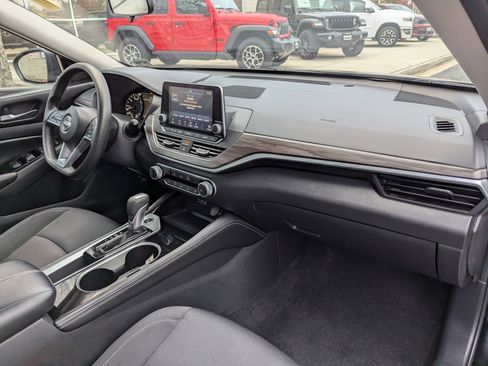 Used 2023 Nissan Altima 2.5 SV image 17