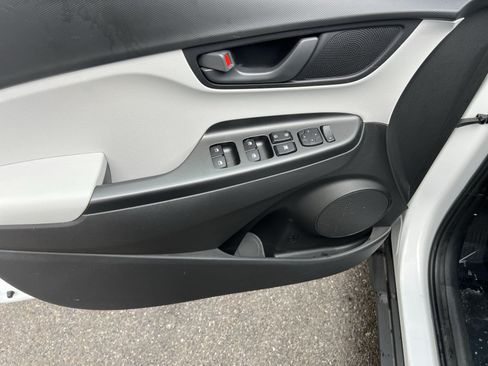 Used 2023 Hyundai Kona SEL AWD/4WD image 15