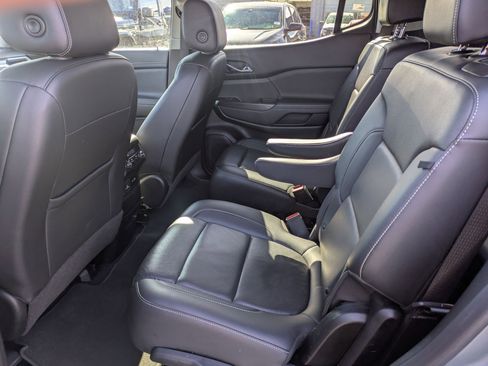 Certified 2023 GMC Acadia SLT image 13