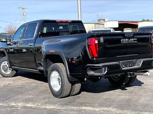 New 2026 GMC Sierra 3500 Denali Ultimate w/ LPO, Black Badging Package image 3