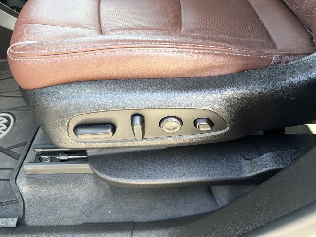 Used 2021 Buick Enclave Avenir w/ Avenir Technology Package AWD/4WD image 22