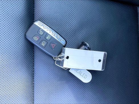 Used 2022 Jaguar F-TYPE Coupe image 11