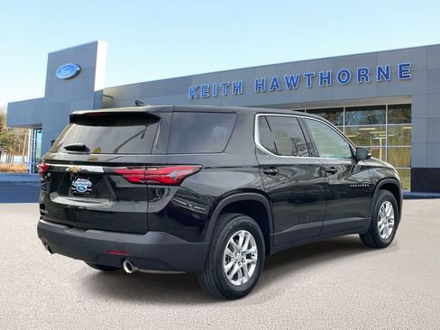 Used 2023 Chevrolet Traverse LS w/ Safety Package FWD image 6