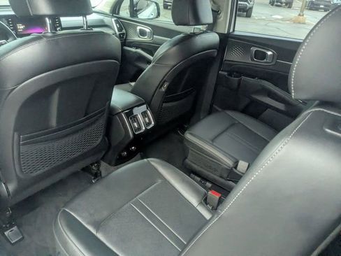 Used 2023 Kia Sorento SX image 31
