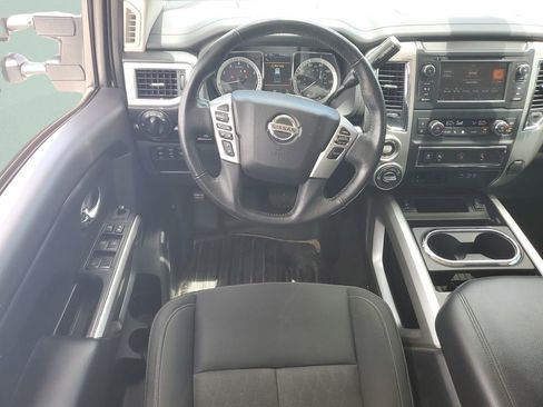Used 2019 Nissan Titan SV w/ SV Convenience Package AWD/4WD image 12