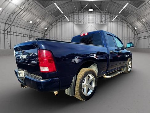 Used 2018 RAM 1500 Express w/ Express Value Package AWD/4WD image 3