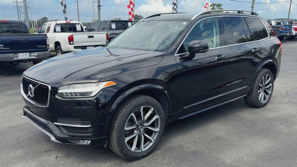 Used 2018 Volvo XC90 T6 Momentum w/ Convenience Package AWD/4WD image 4