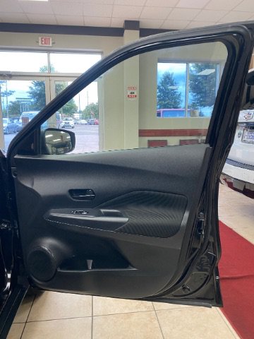 Used 2022 Nissan Kicks S FWD image 9