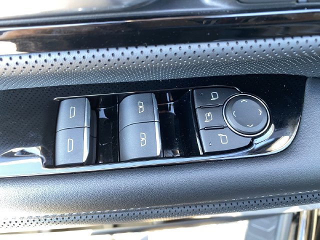 Used 2025 GMC Sierra EV Denali AWD/4WD image 24