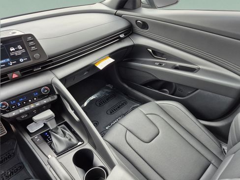 New 2026 Hyundai Elantra SEL Sport FWD image 13