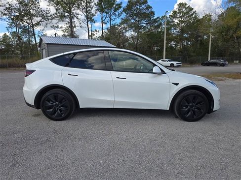 Used 2025 Tesla Model Y Long Range image 6