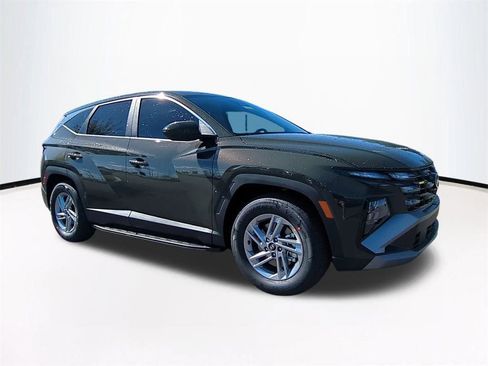 New 2026 Hyundai Tucson SE image 2