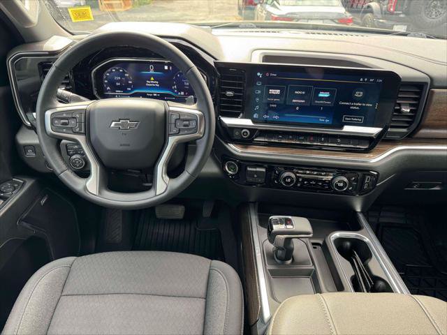 Used 2023 Chevrolet Silverado 1500 RST w/ Convenience Package II AWD/4WD image 18