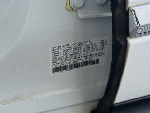Used 2023 Acura MDX SH-AWD image 12