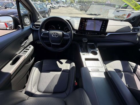 Used 2023 Toyota Sienna XSE w/ XSE Plus Package AWD/4WD image 29