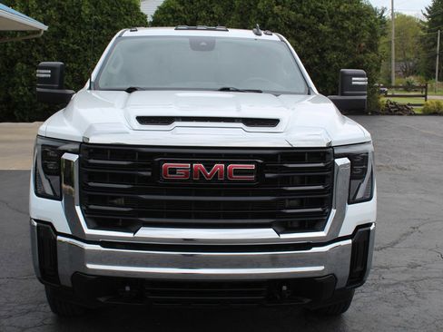 Used 2024 GMC Sierra 3500 Pro w/ Convenience Package AWD/4WD image 11