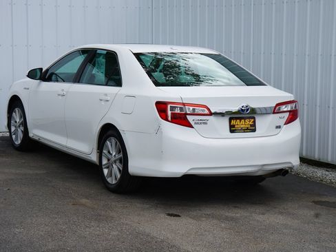 Used 2012 Toyota Camry XLE w/ Leather Pkg FWD image 4