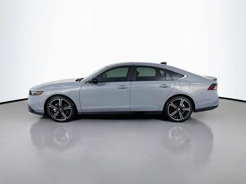 Used 2025 Honda Accord Sport image 9