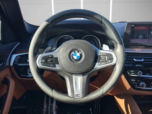 Used 2018 BMW 530e xDrive w/ M Sport Package 2 image 17