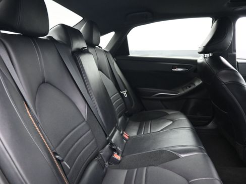 Used 2022 Toyota Avalon Touring image 11