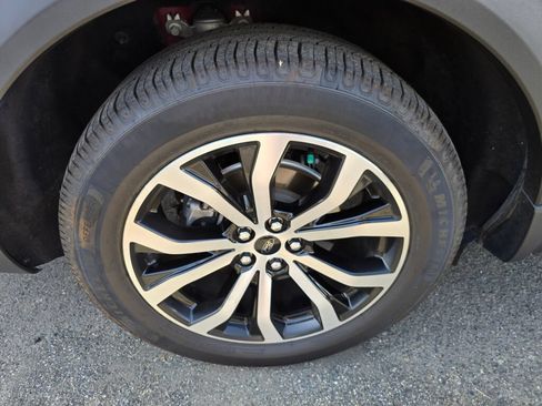 Used 2022 Ford Explorer ST-Line w/ Class IV Trailer Tow Package RWD image 5