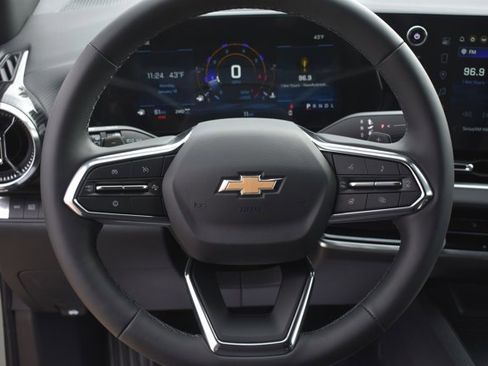 New 2026 Chevrolet Equinox LT image 18